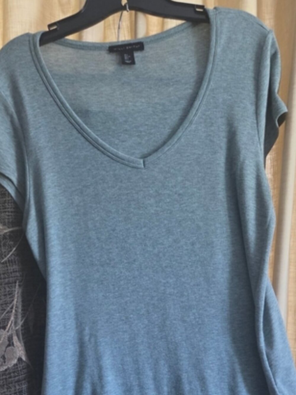 Willi Smith V-Neck Seafoam Cap Sleeved Tee (L)